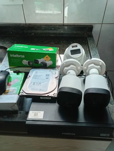 Vendo Kit completo DVR Intelbras MHDX 1104 com 4 cameras Intelbras acompanha HD 1 TB