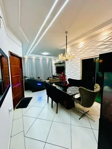 Casa para Venda em Uberlândia, Gravatas, 3 dormitórios, 2 suítes, 2 banheiros, 2 vagas
