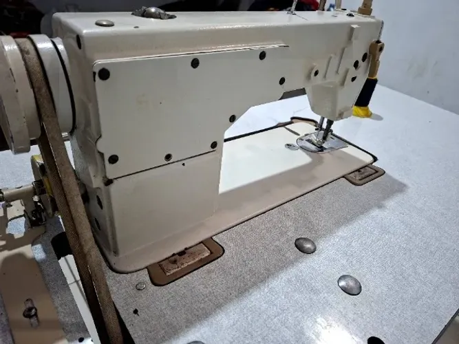 MAQUINA DE COSTURA COREANA