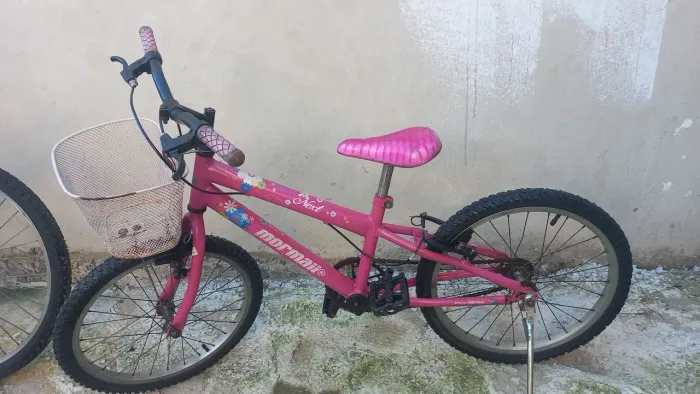 Linda bicicleta rosa infantil