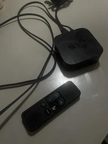 Apple Tv Hd Modelo A1625 (4a Geração) controle Preto De Voz