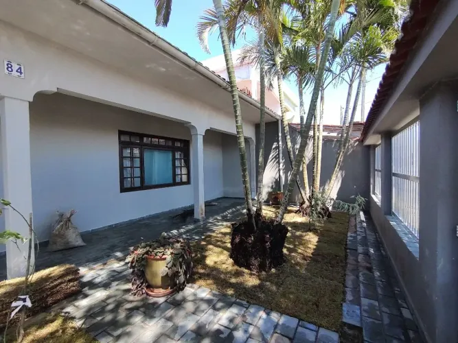 Casa térrea à venda em Iguape-SP, bairro Jardim Primavera: 3 quartos, 1 suíte, 3 salas, 2