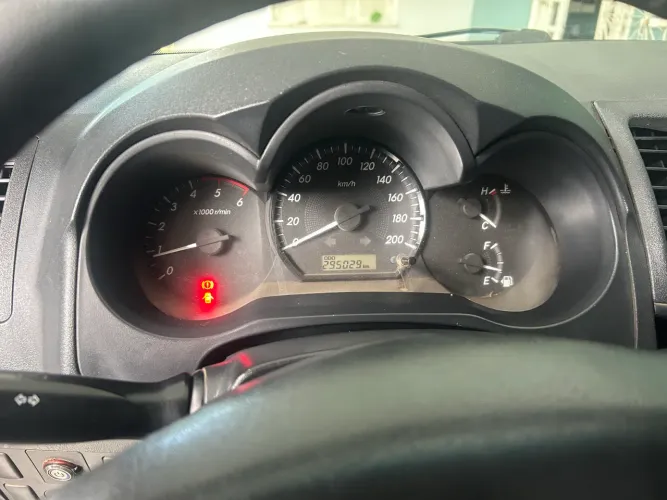 Toyota Hilux CS D4-d 4X4 3.0 TDI Dies. Mec. 2013