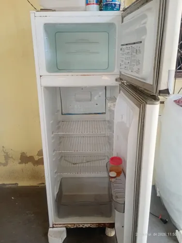 Geladeira quebra galho 