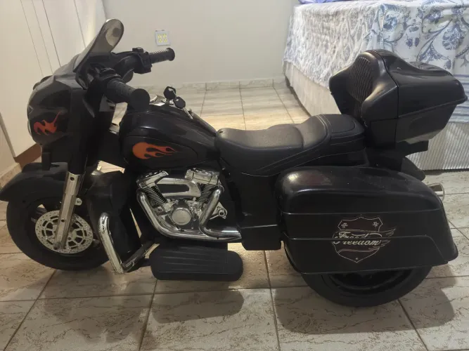 Moto infantil elétrica