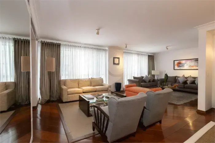 Apartamento à venda na Rua Pedroso Alvarenga