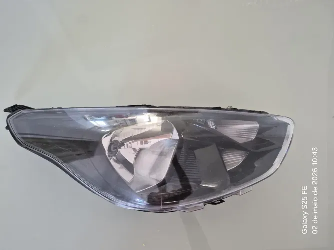 FAROL FORD KA 2020 LADO PASSAGEIRO 