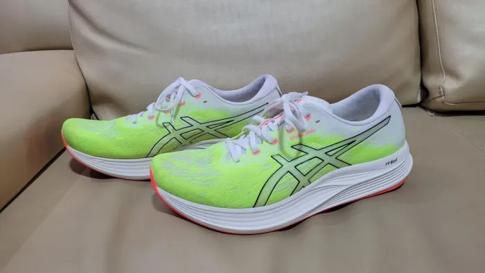 TENIS ASICS MODELO EVORIDE SPEED