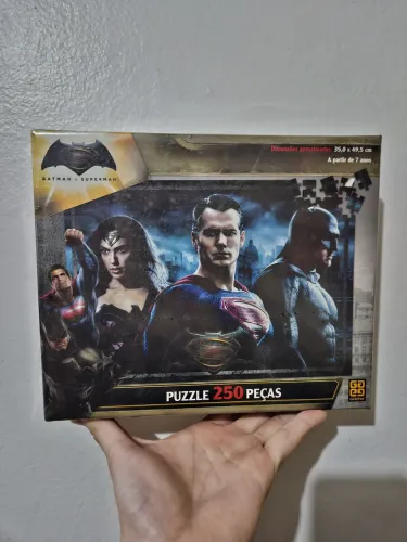 QUEBRA-CABEÇA 250 PEÇAS BATMAN VS SUPERMAN