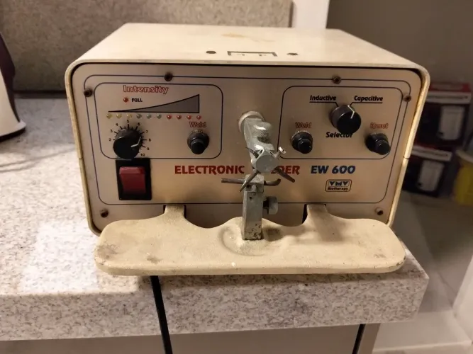 Máquina de solda Odontológica