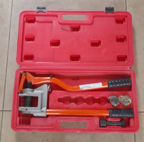 Perfurado de perfil de drywall