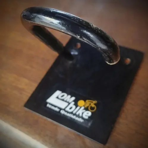 Suporte para pendurar Bike. Lom Bike.