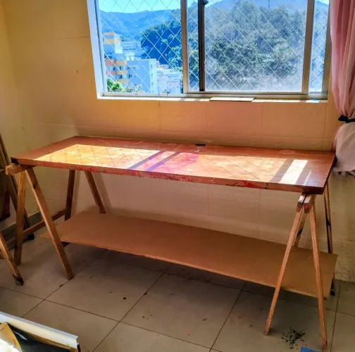 Bancadas de trabalho.