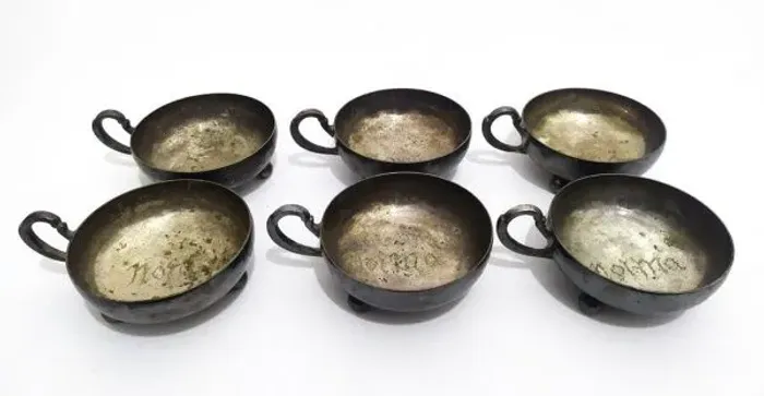 Taças de sobremesa ( peça antiga e banhada a prata)