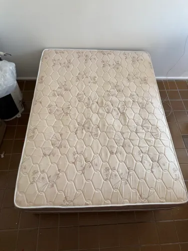 Vendo cama de casal- nova