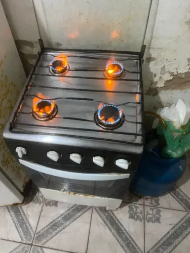 Fogão de 4 bocas