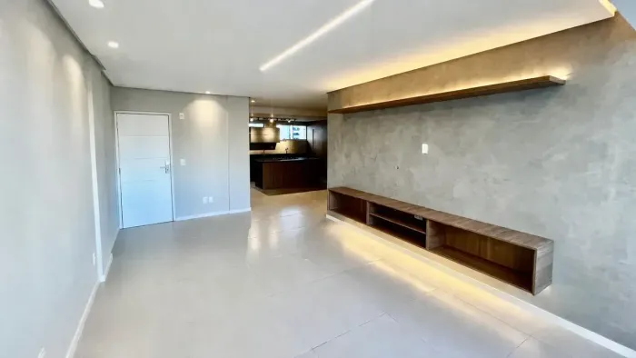 Alugo apartamento 3/4 sendo 2 suítes