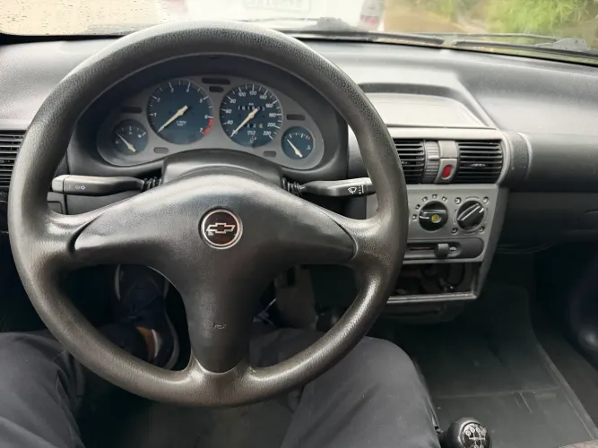 Chevrolet Corsa Sedan Super/ Classic 1.6 MPFI 8V 4 2003