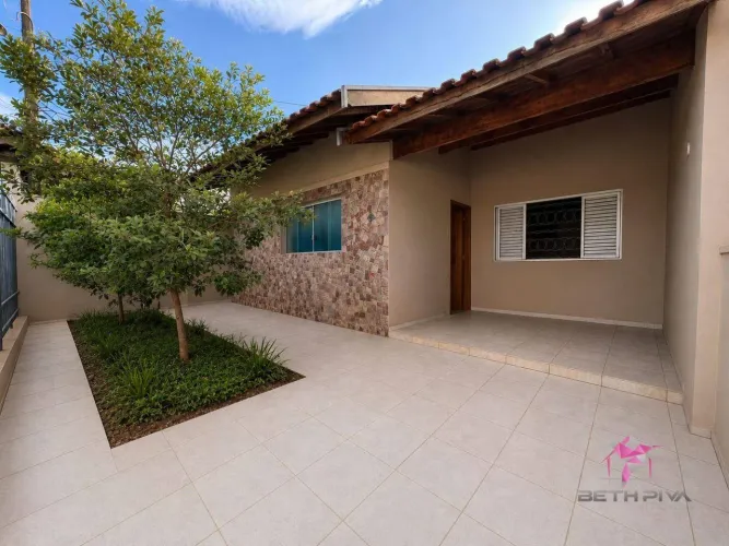 Casa à venda - Centro