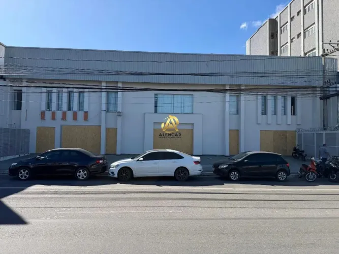 Loja ampla com mezanino na Avenida Carlos Lindenberg  Vila Velha/ES