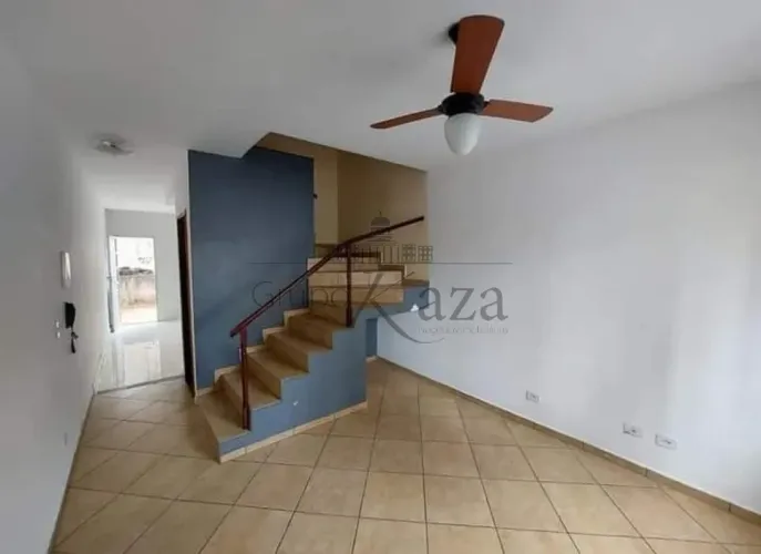 Sobrado em Condomínio - Jacareí - Residencial Baronesa - 2 Dormitórios - 68m².