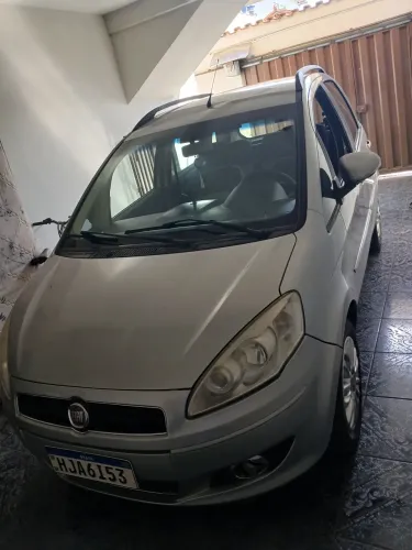 Fiat Idea Attractive 1.4 Fire Flex 8V 5P 2011