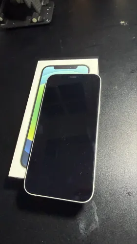 iPhone 12 64GB usado