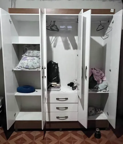 Guarda-roupa 6 portas