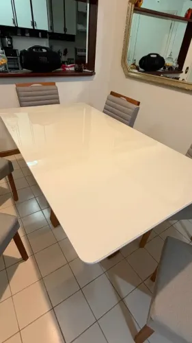 Mesa de jantar moderna com 6 cadeiras