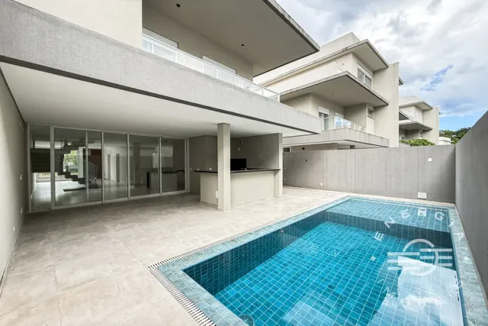 COMERCIAL COM 6 DORMITÓRIOS (6 SUÍTES), 5 VAGAS À VENDA EM RIVIERA DE SÃO LOURENÇO