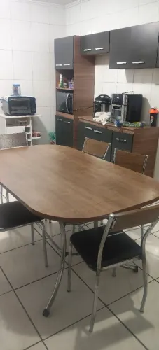 Mesa com 5 cadeiras , Carraro 