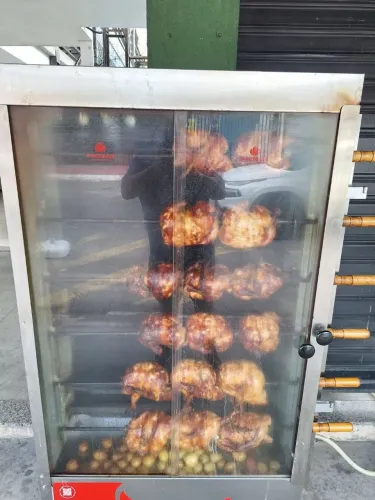 Galeteira de frango de 30 unidades