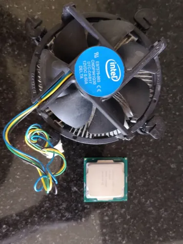 Intel i3 9100F funcionando perfeitamente.