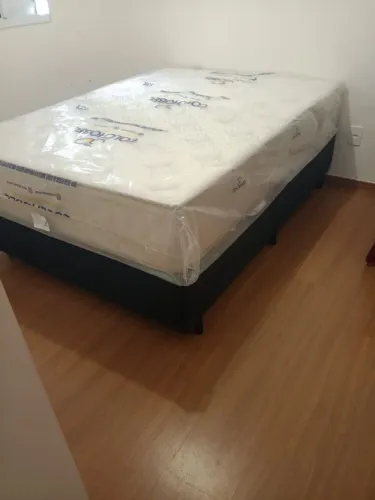 Cama Box com colchão em excelente estado de conservação menos de 1 ano de uso