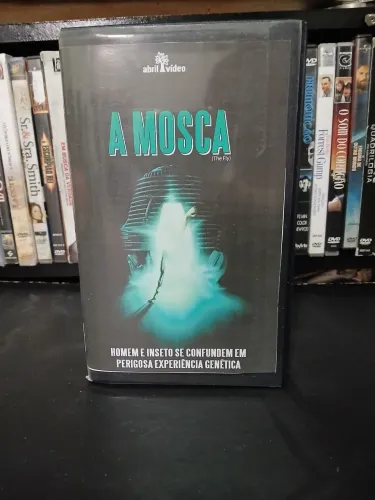 Antiga fita VHS com o Filme A Mosca dos anos 80