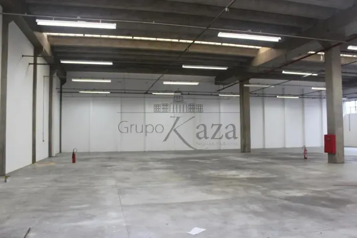 Módulos de Galpões/Escritórios (420m² a 5.700m²)