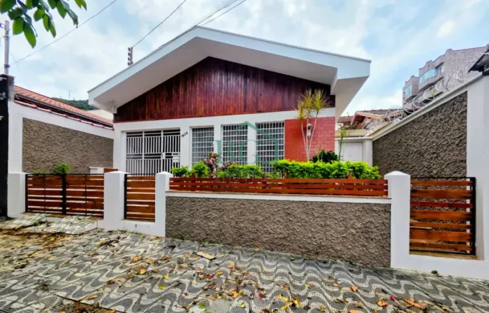 11812 - Casas/Padrão - Comercial - No bairro Centro