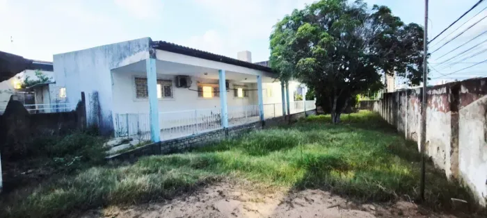 Casa Térrea COMERCIAL com excelente localização