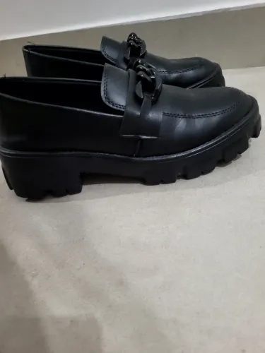 Mocassim Preto 38 e marrom 37