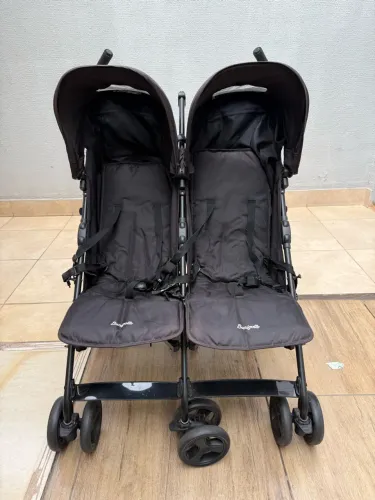 Carrinho duplo para bebê