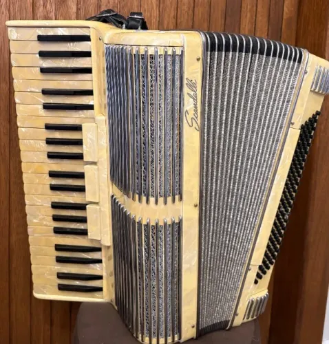 Acordeon Relíquia Scandalli 4/5