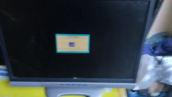 MONITOR AOC 19 POLEGADAS TELA MELADA 