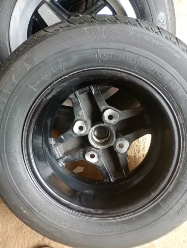 Roda e pneu 