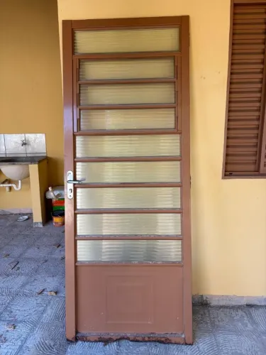 PORTA DE FERRO BASCULANTE