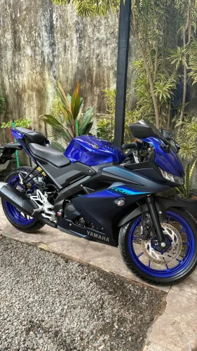 R15 Yamaha