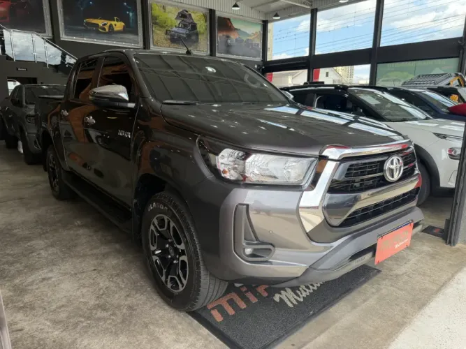 Toyota Hilux CD SRV 4X4 2.8 TDI Diesel Aut. 2022