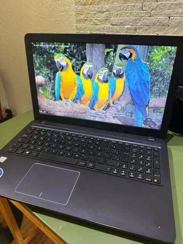 NotebookAsus VivoBook 15 - Core i5 8ª Geração | 8GB RAM | SSD 256GB | Fino e Rápido