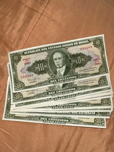 11 cédulas de 10 cruzeiros