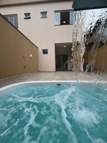 SOBRADO COM PISCINA EM CAMBORIÚ