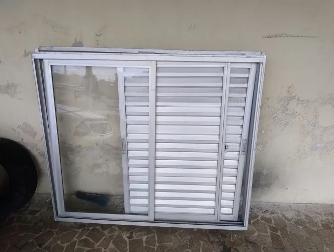 Janela em aluminio veneziana 2 uni cada 300